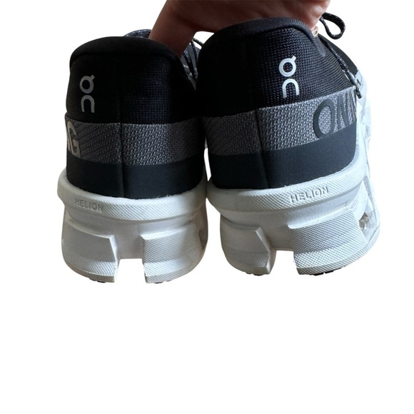 ON cloud monster 2 running sneakers men’s size 10 EUC - Picture 8 of 8